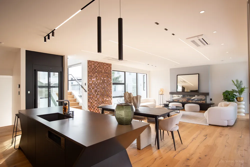 Photos of 16 Eltham Road