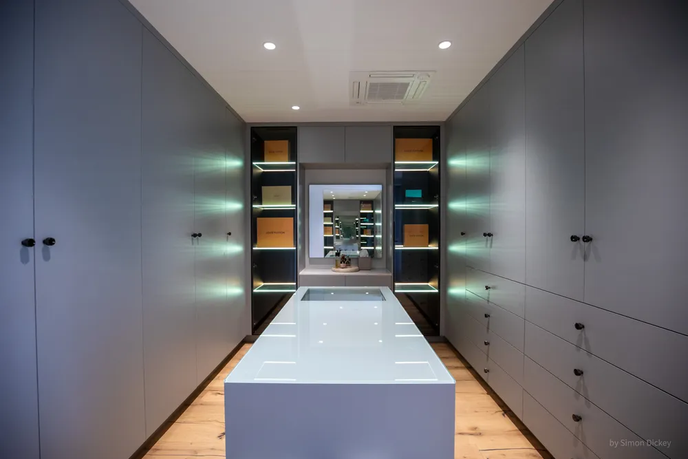 Photos of 16 Eltham Road
