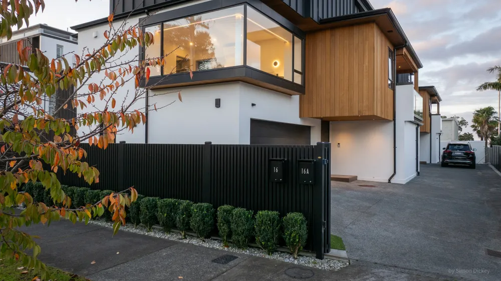 Photos of 16 Eltham Road