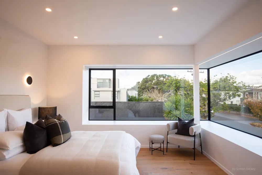 Photos of 16 Eltham Road