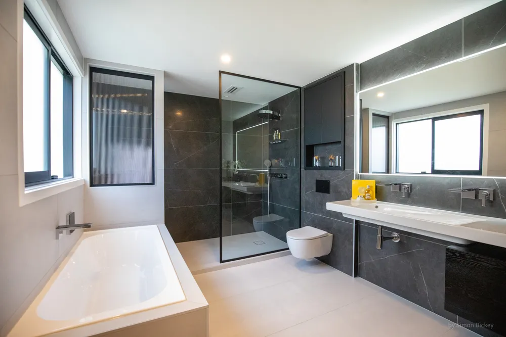 Photos of 16 Eltham Road