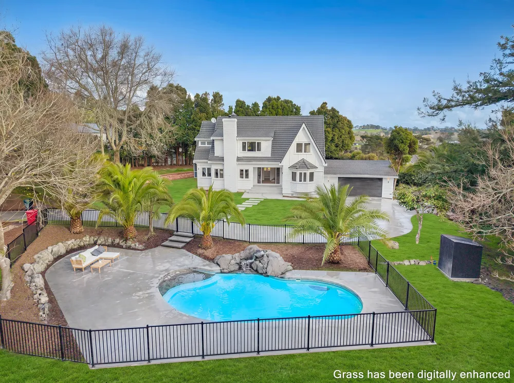 Photos of 147B Whangaparaoa Road