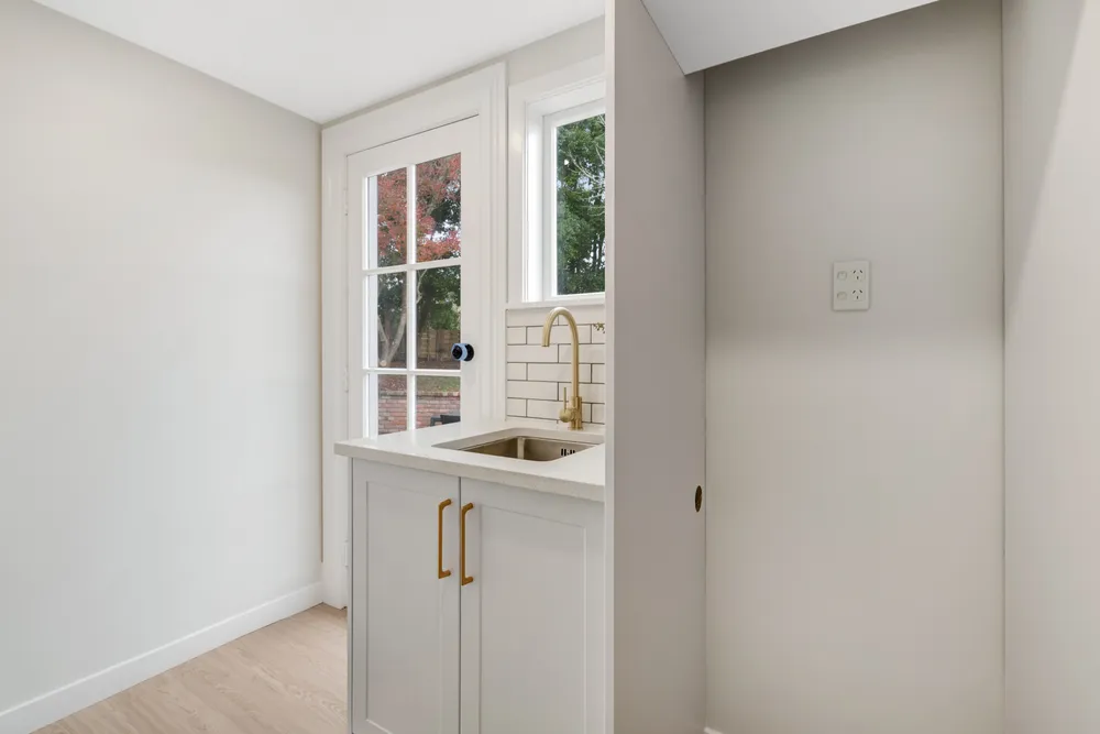 Photos of 147B Whangaparaoa Road