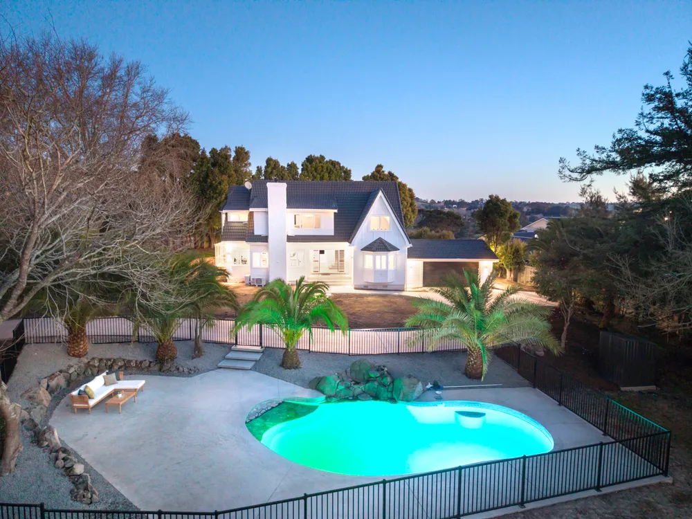 Photos of 147B Whangaparaoa Road
