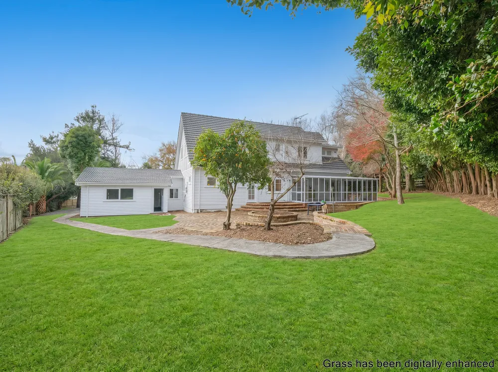 Photos of 147B Whangaparaoa Road