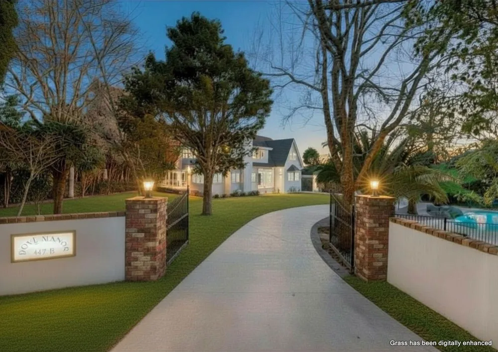 Photos of 147B Whangaparaoa Road
