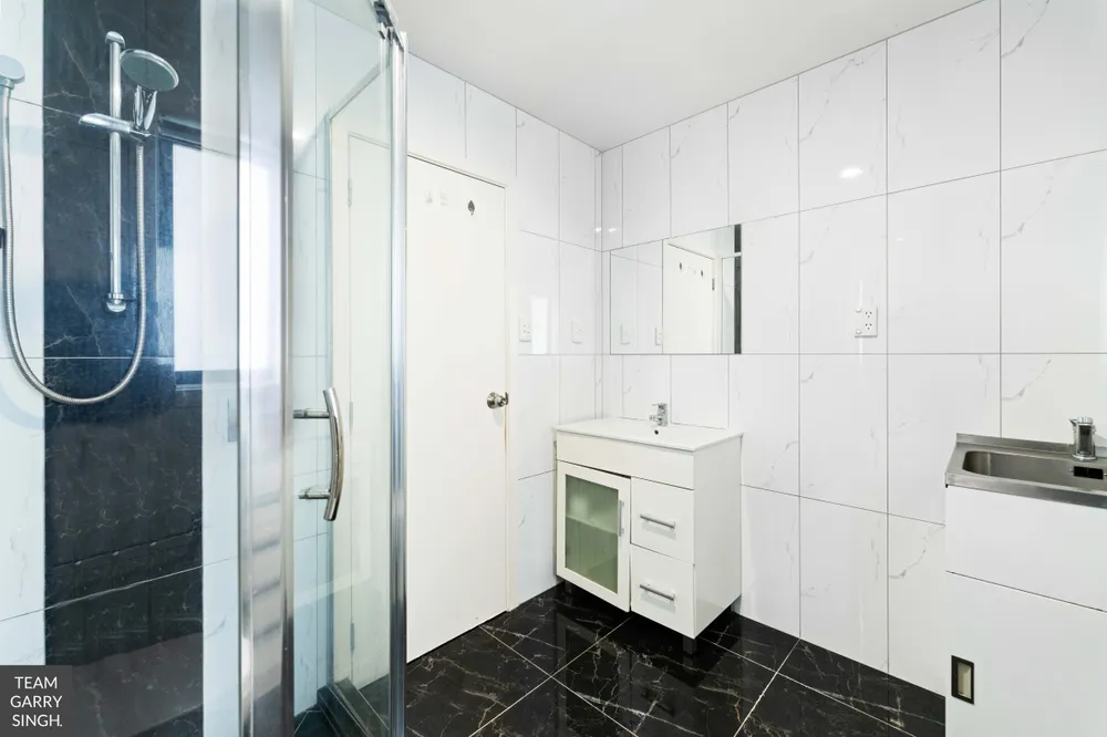 Photos of 16 Thompson Terrace