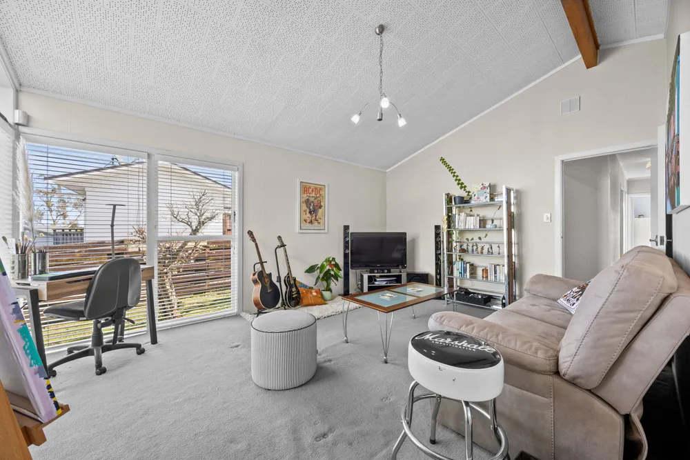 Photos of 118 Ennis Avenue