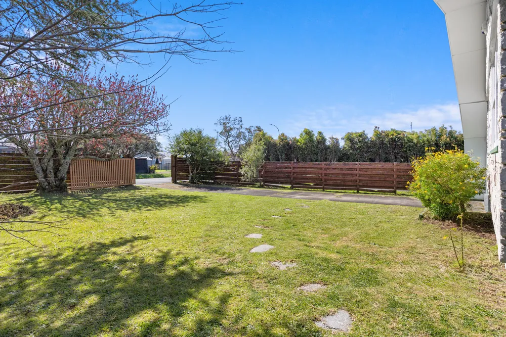 Photos of 118 Ennis Avenue
