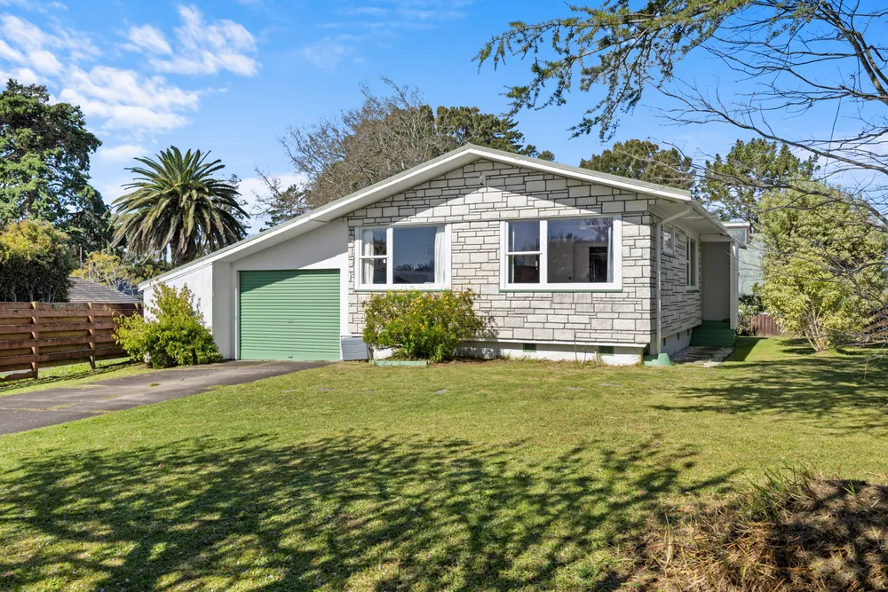 Photos of 118 Ennis Avenue
