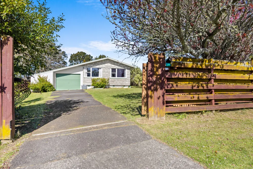Photos of 118 Ennis Avenue