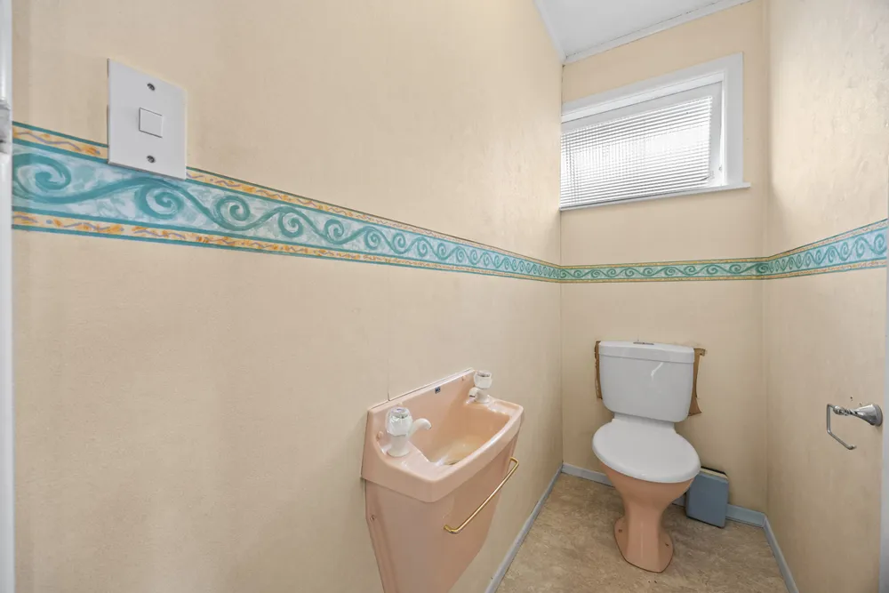 Photos of 118 Ennis Avenue