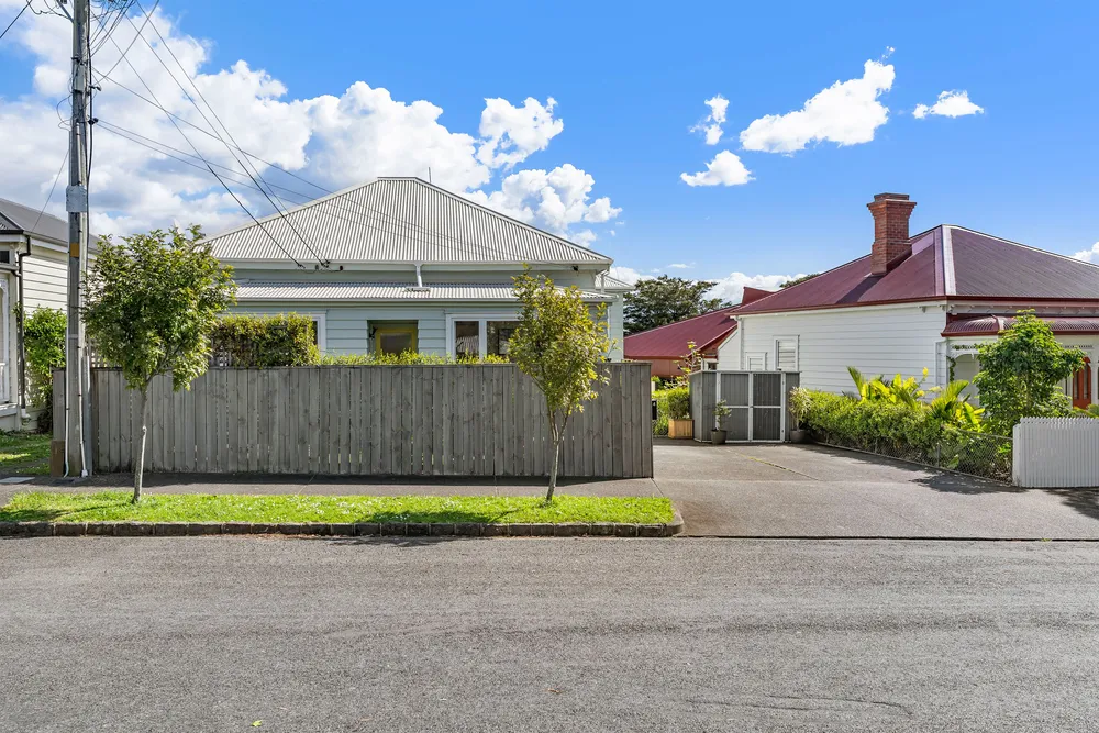 Photos of 4 Northland Street
