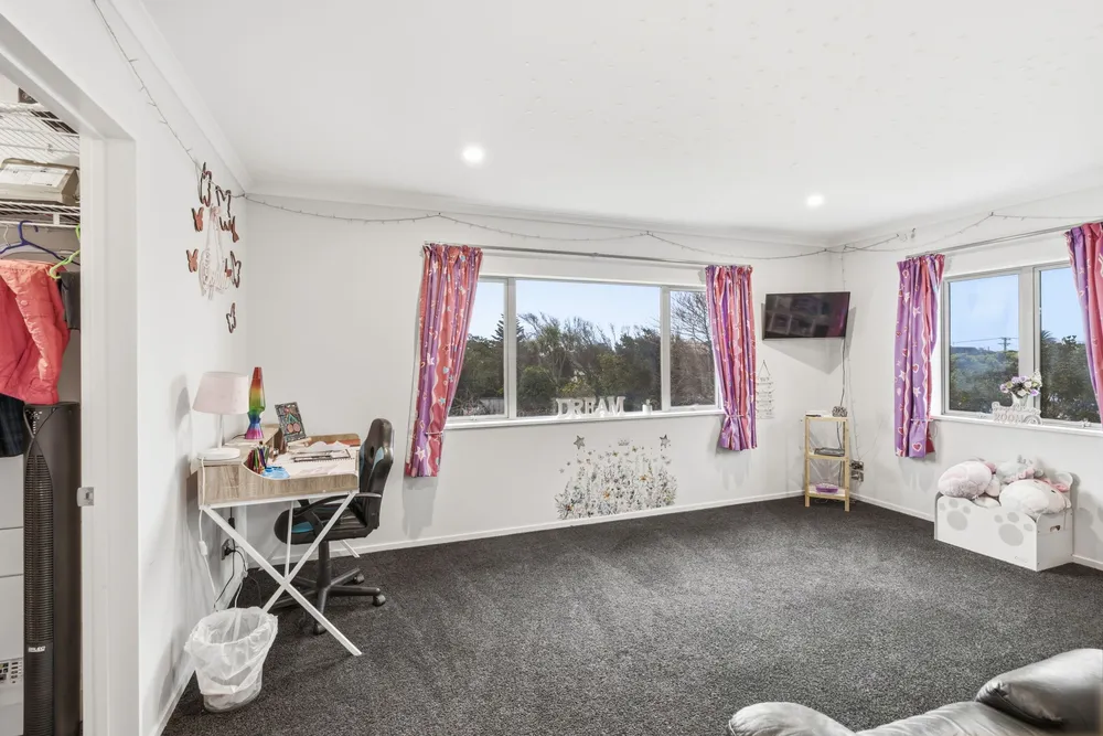 Photos of 345 Estuary Road