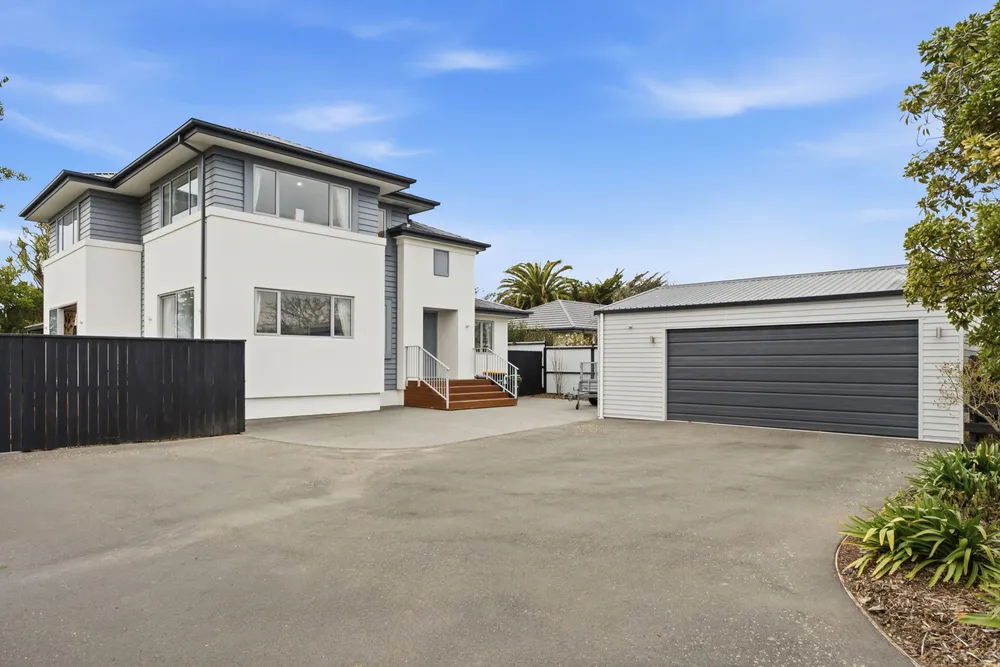 Photos of 345 Estuary Road