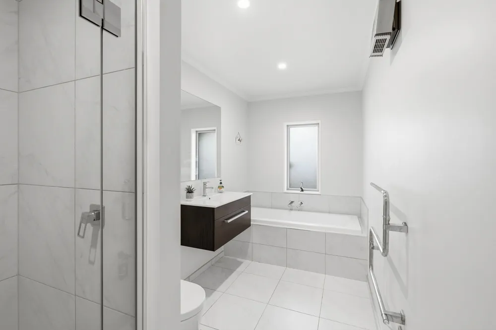 Photos of 345 Estuary Road