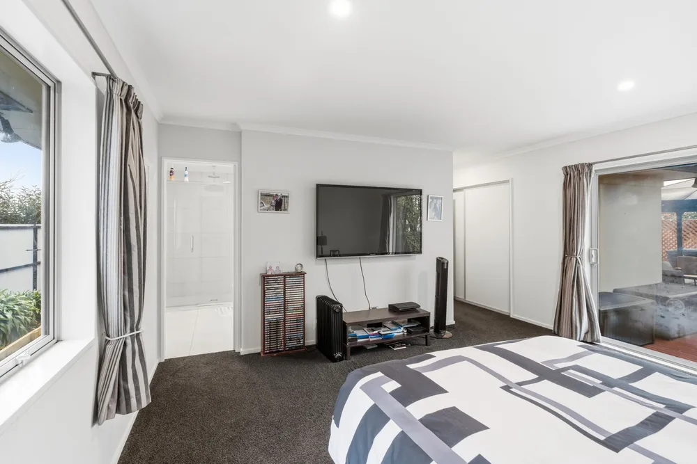 Photos of 345 Estuary Road