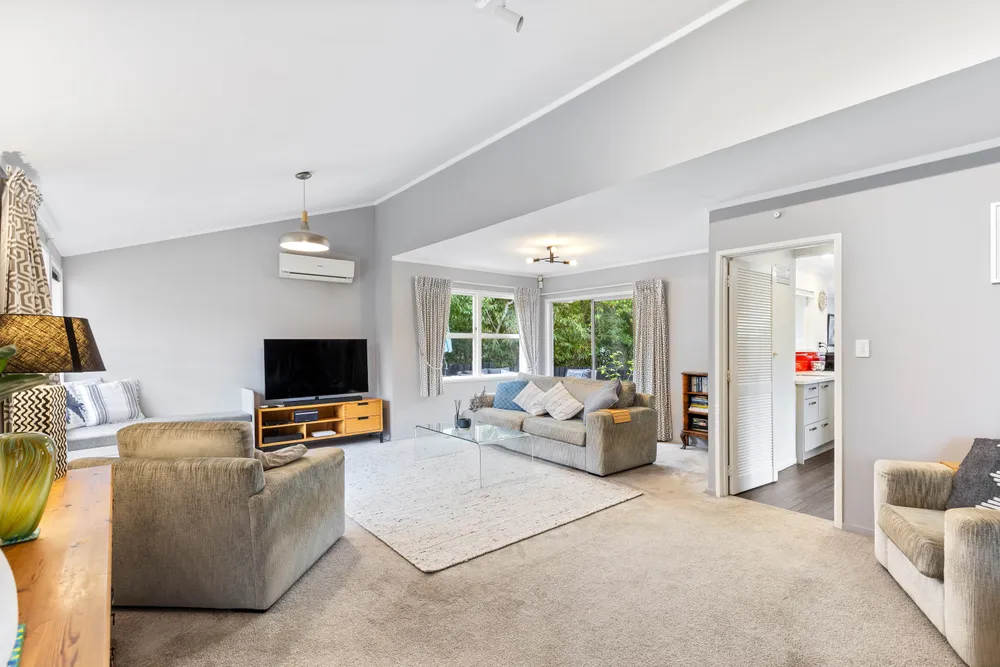 Photos of 16 Baden Powell Place