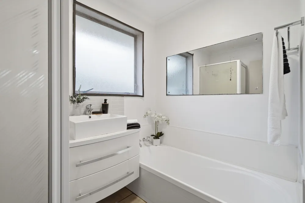 Photos of 50 Solomon Street