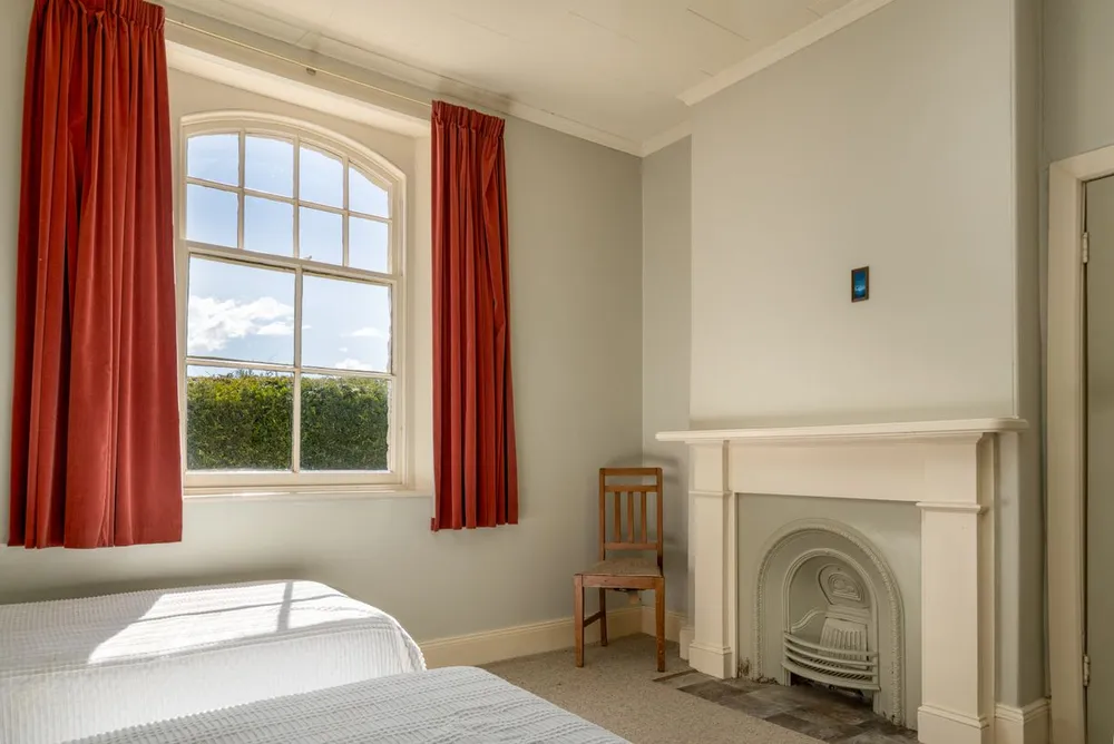 Photos of 47 Swindon Street