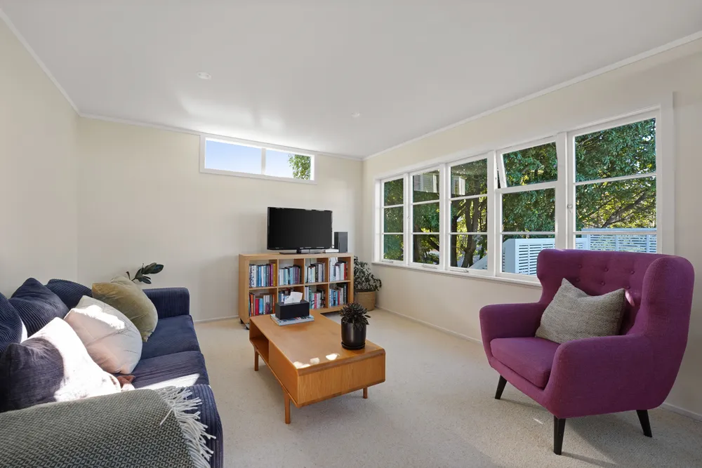 Photos of 66 Castledine Crescent