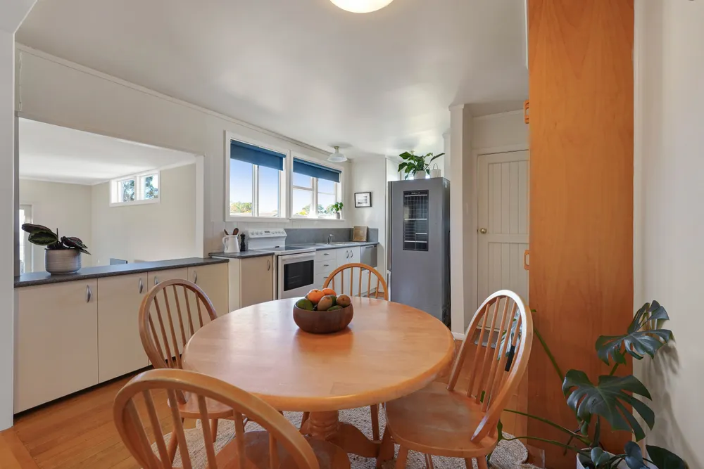 Photos of 66 Castledine Crescent