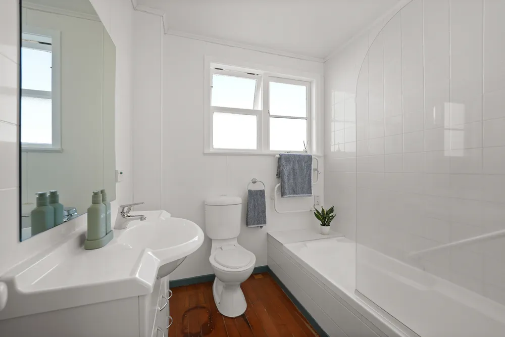 Photos of 66 Castledine Crescent