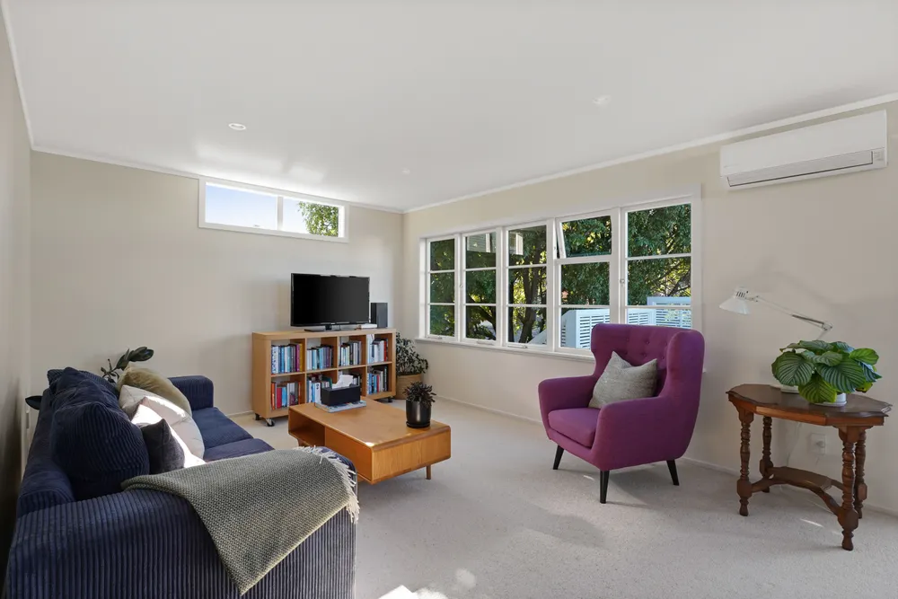 Photos of 66 Castledine Crescent