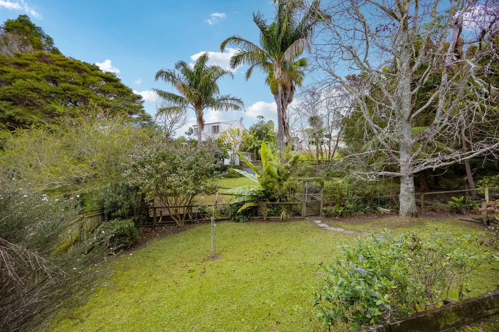Photos of 10B Elliston Crescent