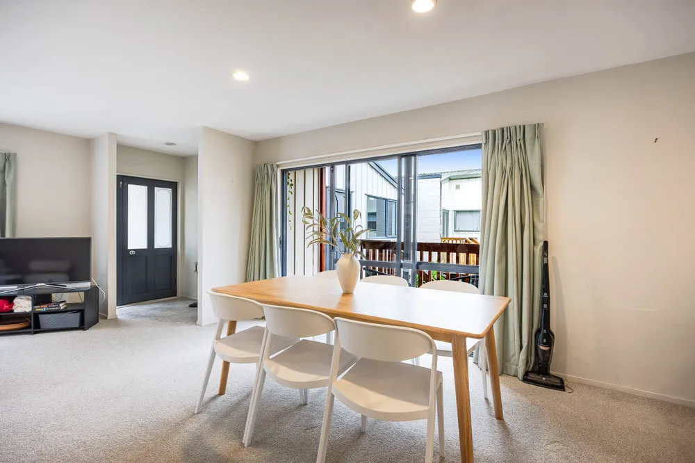 Photos of 10B Elliston Crescent