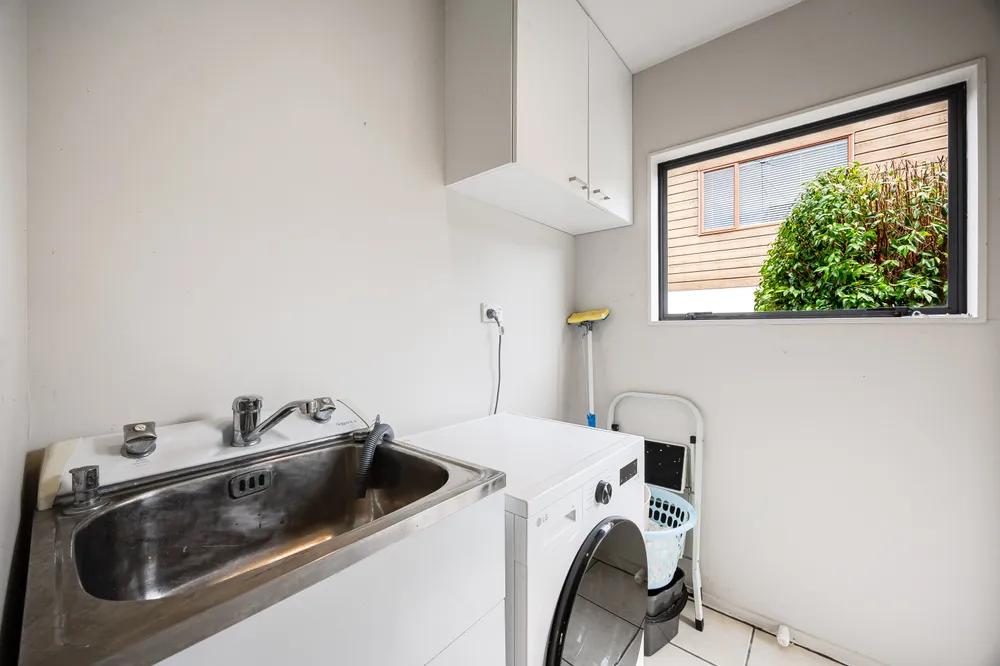 Photos of 10B Elliston Crescent