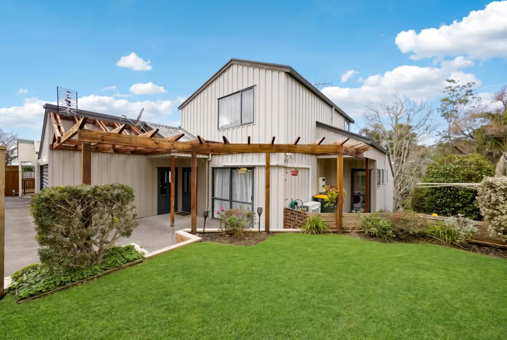 Photos of 10B Elliston Crescent