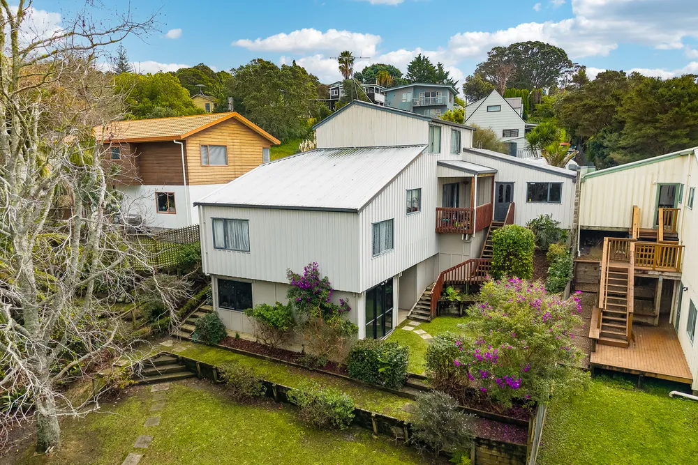 Photos of 10B Elliston Crescent