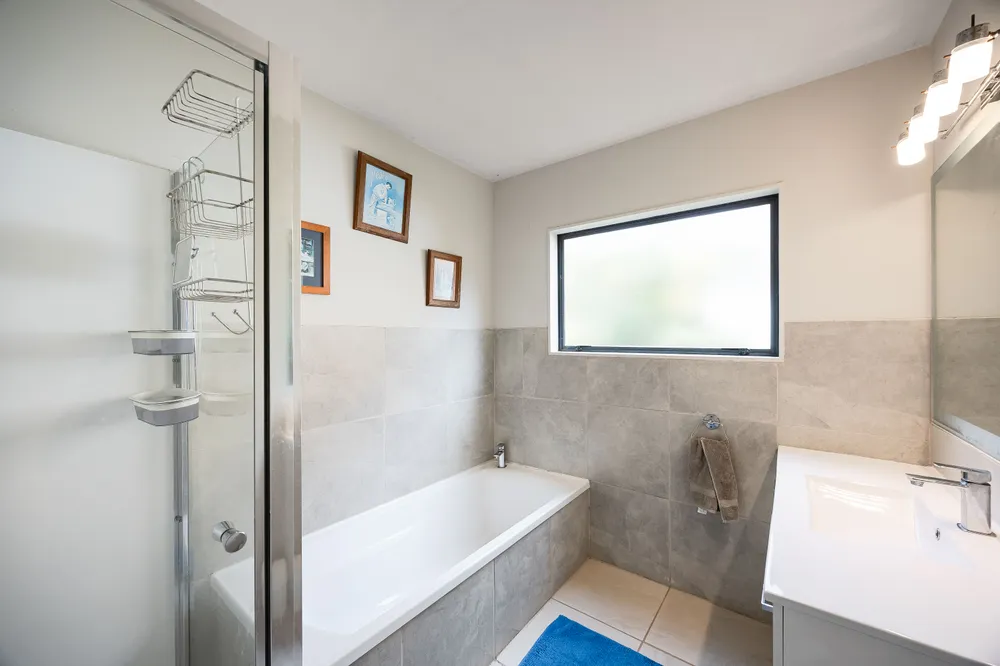 Photos of 10B Elliston Crescent