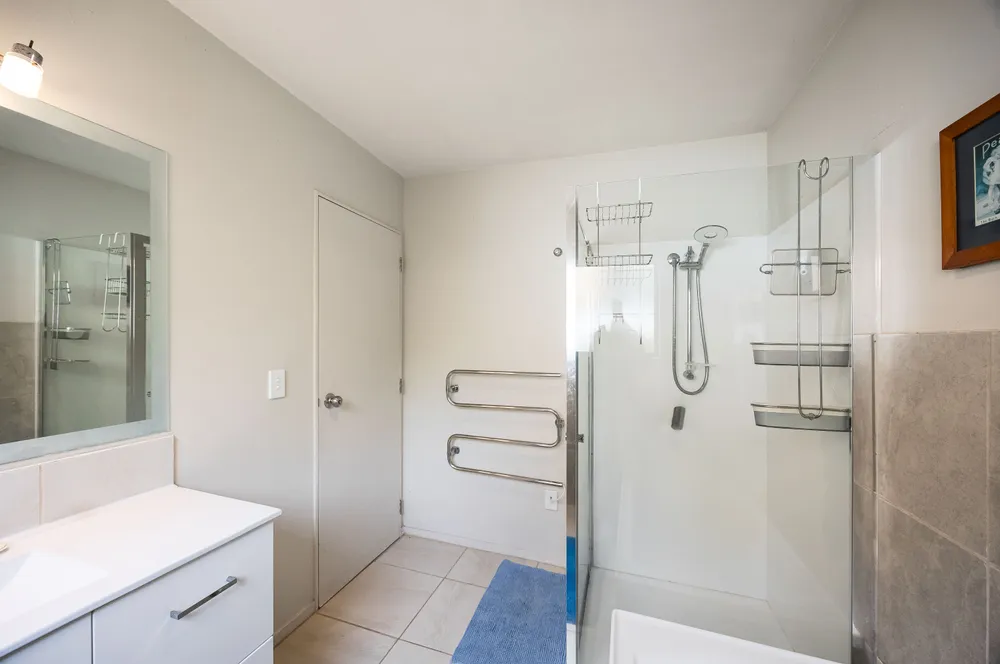 Photos of 10B Elliston Crescent