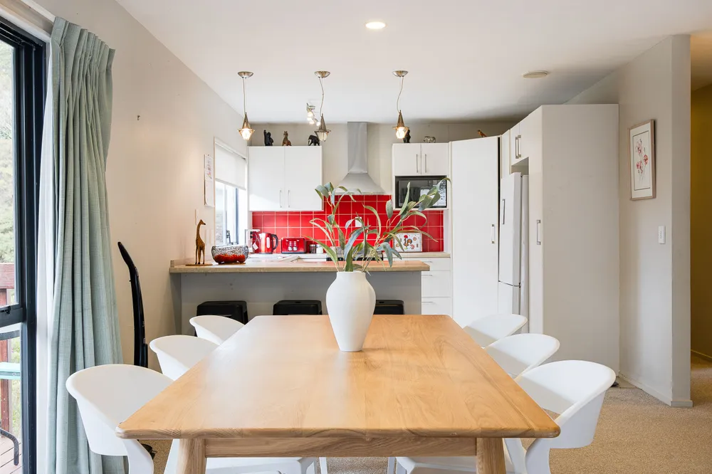 Photos of 10B Elliston Crescent