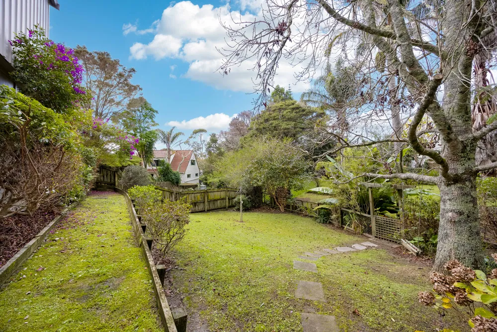 Photos of 10B Elliston Crescent
