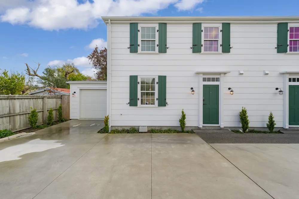Photos of 151C Neville Street