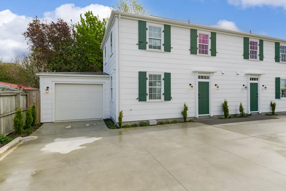 Photos of 151C Neville Street