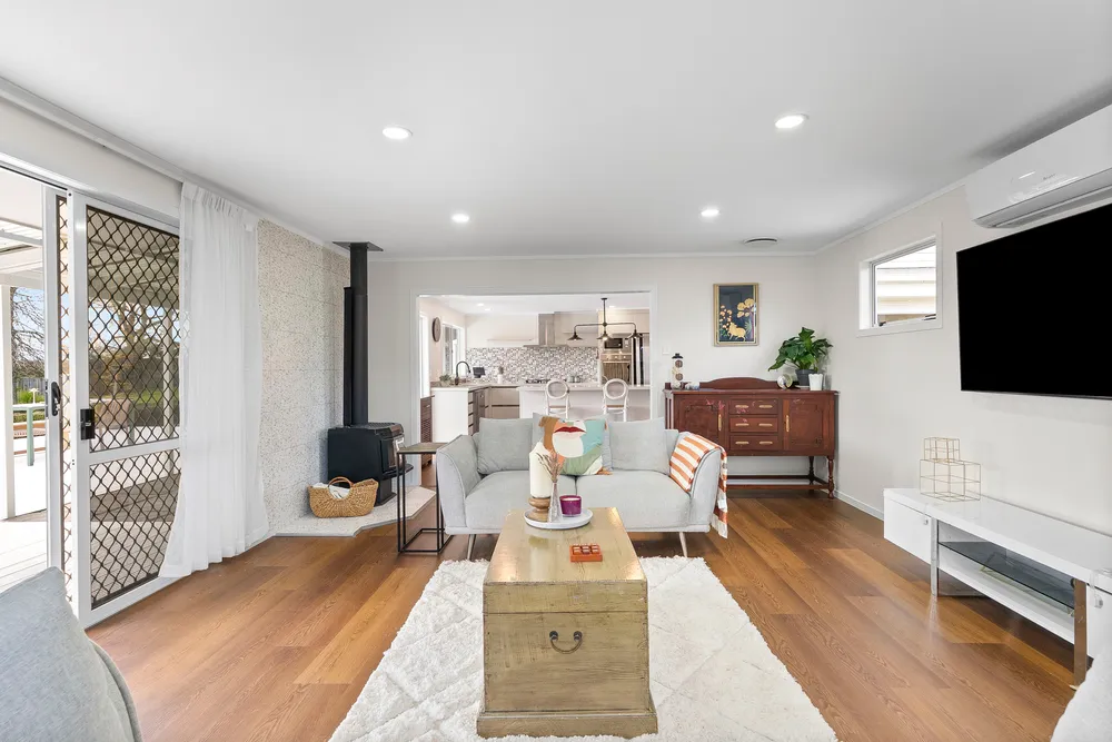 Photos of 1402 Glenbrook Road