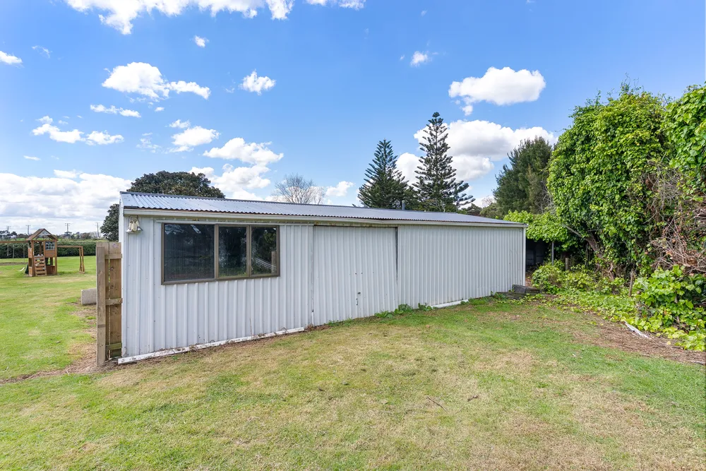 Photos of 1402 Glenbrook Road