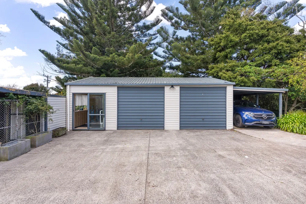 Photos of 1402 Glenbrook Road