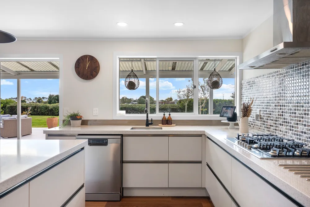 Photos of 1402 Glenbrook Road