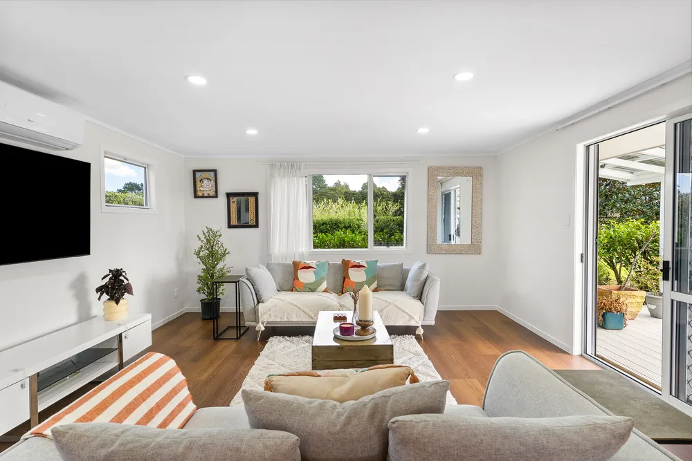 Photos of 1402 Glenbrook Road