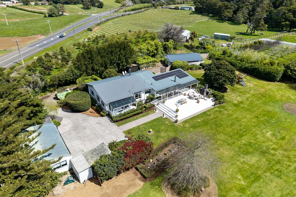 Photos of 1402 Glenbrook Road
