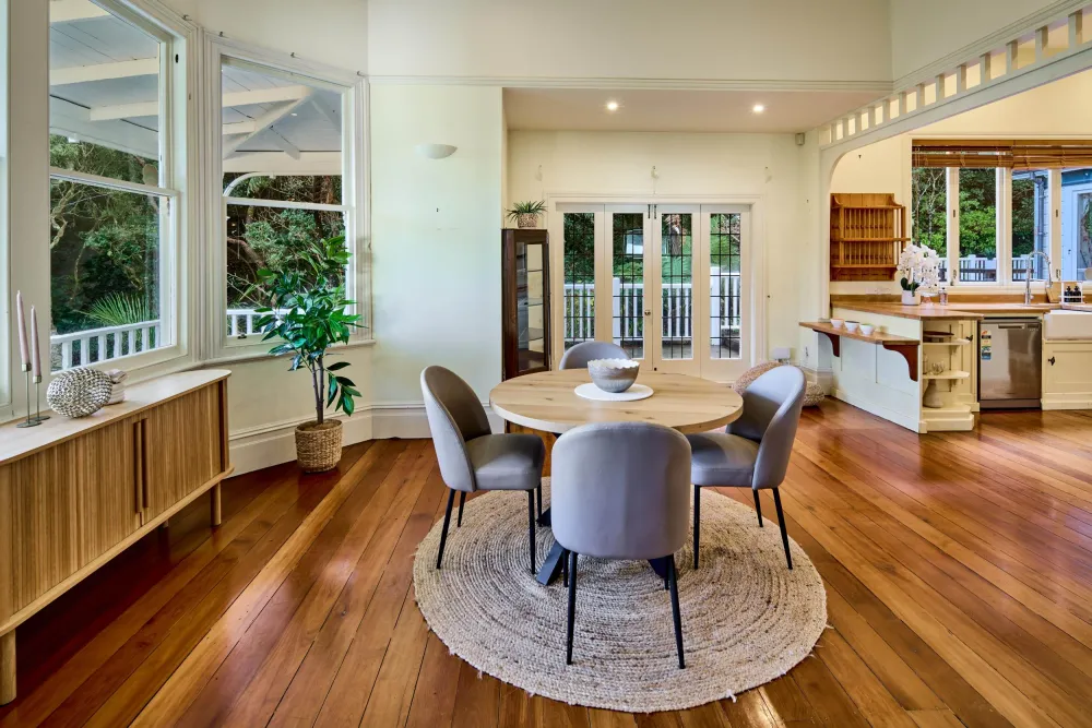 Photos of 287 Muritai Road