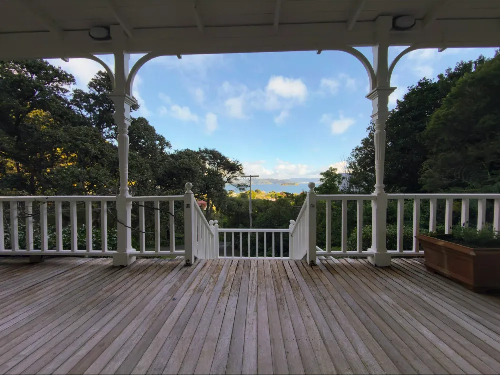 Photos of 287 Muritai Road
