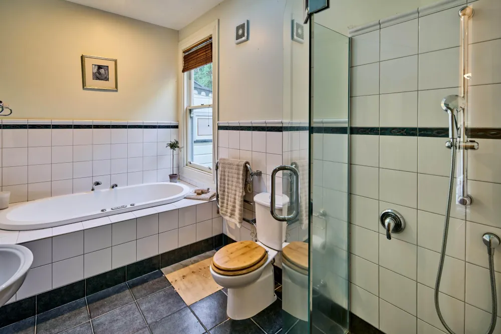 Photos of 287 Muritai Road