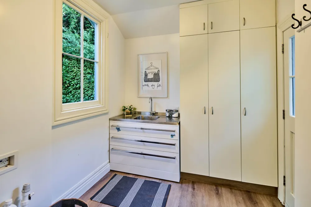 Photos of 287 Muritai Road