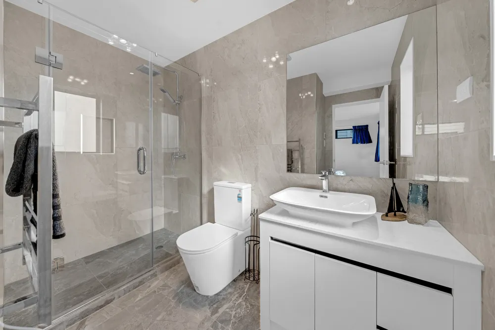 Photos of 32B Ennismore Road